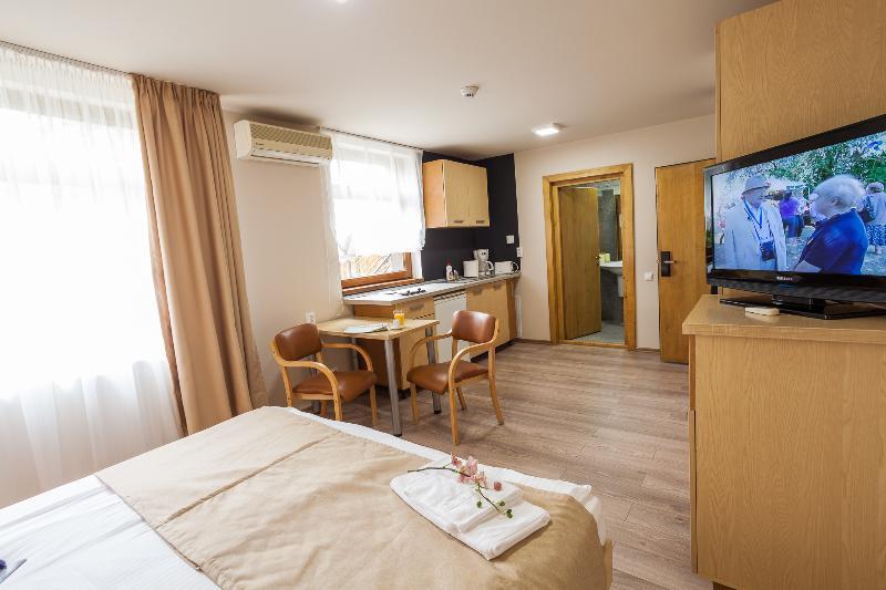 Aparthotel Gutinului คลูจ-นาโปกา ภายนอก รูปภาพ